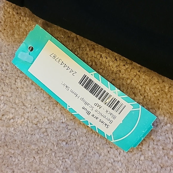 Berenice Scalloped Hem Skirt - Picture 4 of 12